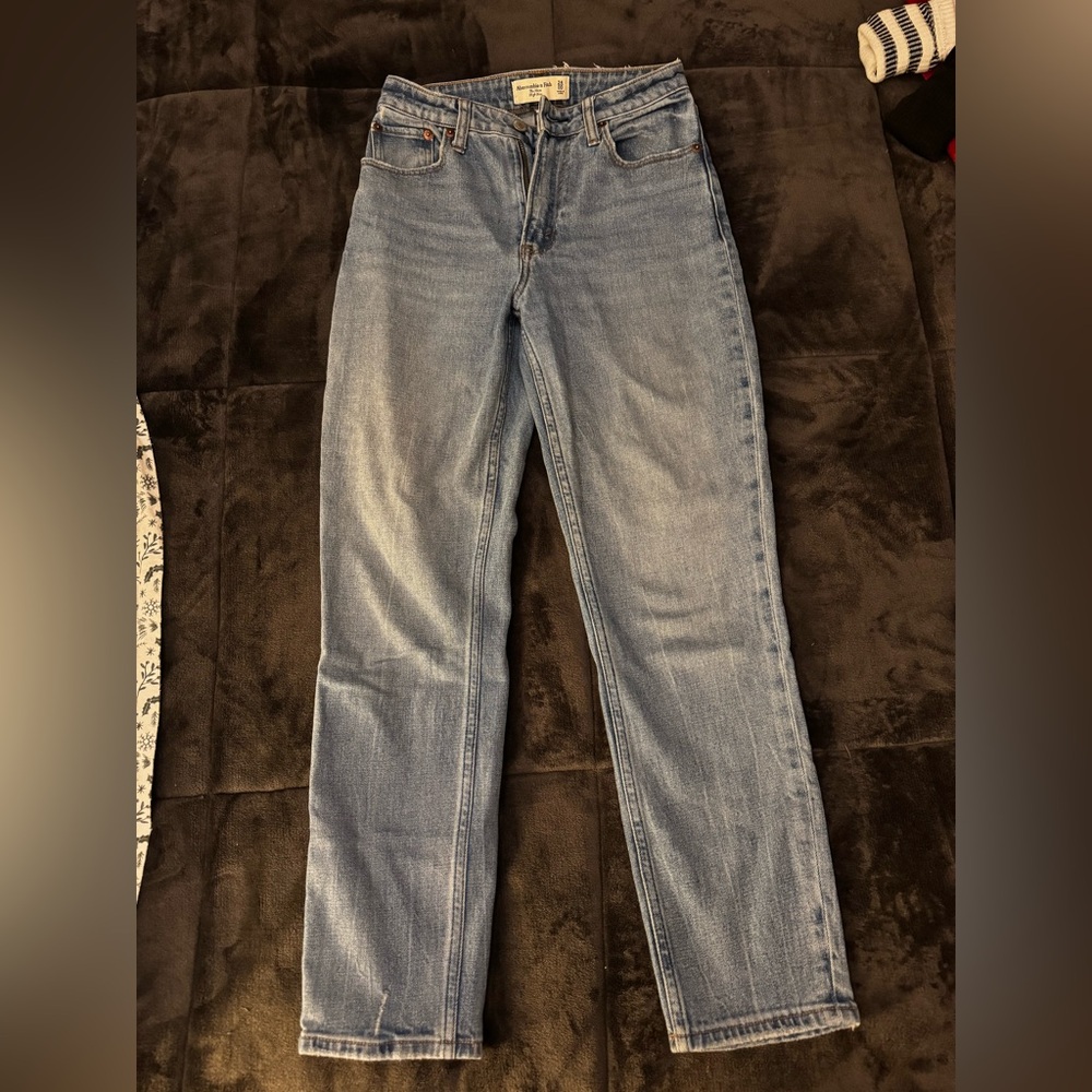 Abercrombie The Mom High Rise Jeans - Curve Love